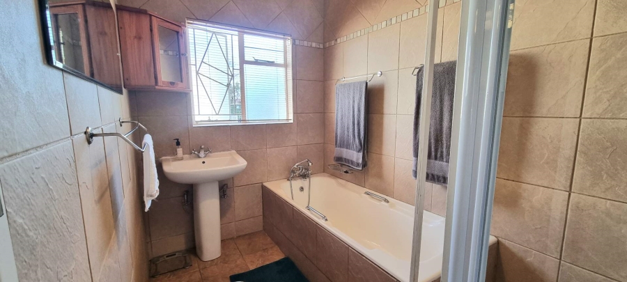 5 Bedroom Property for Sale in Bayswater Free State